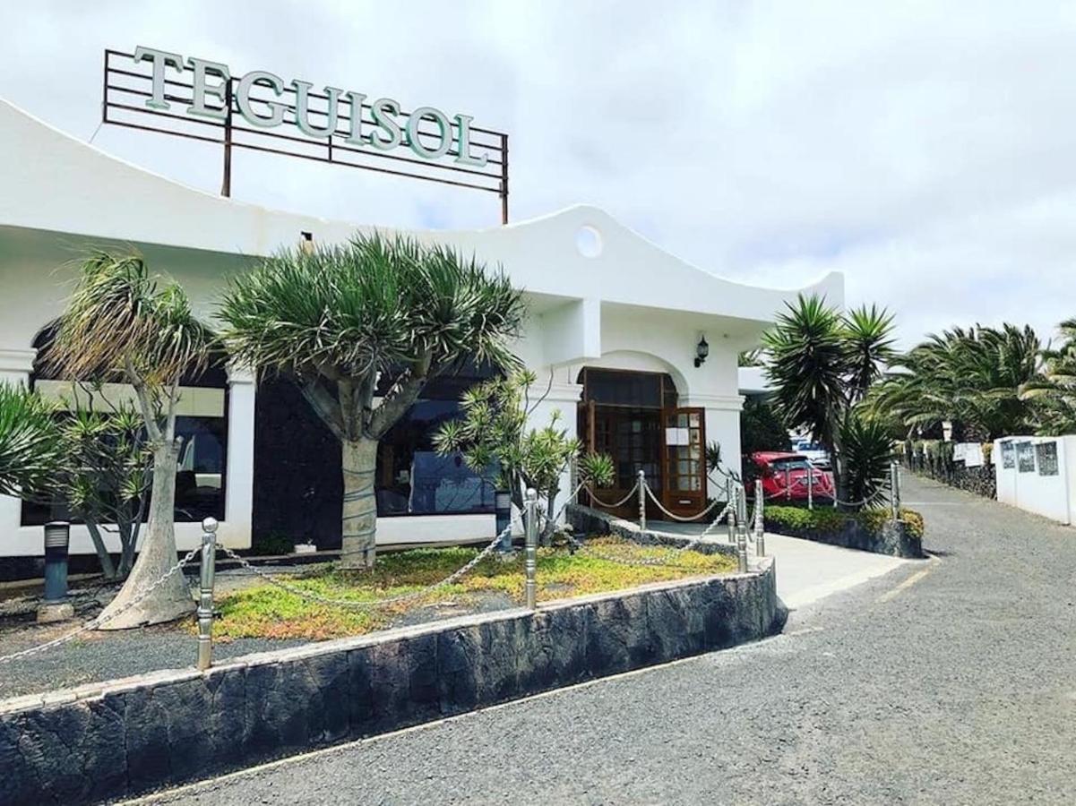 Vivienda Vacacional Rose Costa Teguise Bagian luar foto