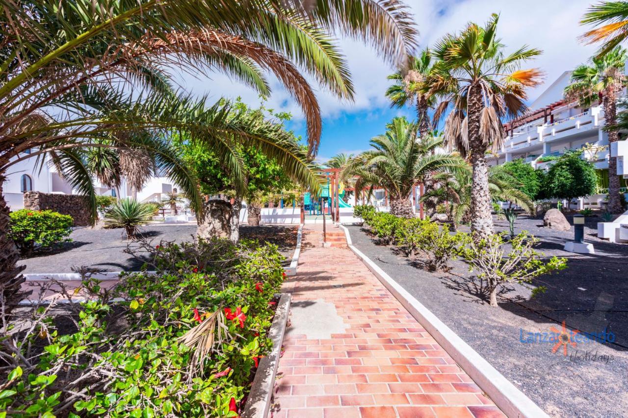 Vivienda Vacacional Rose Costa Teguise Bagian luar foto