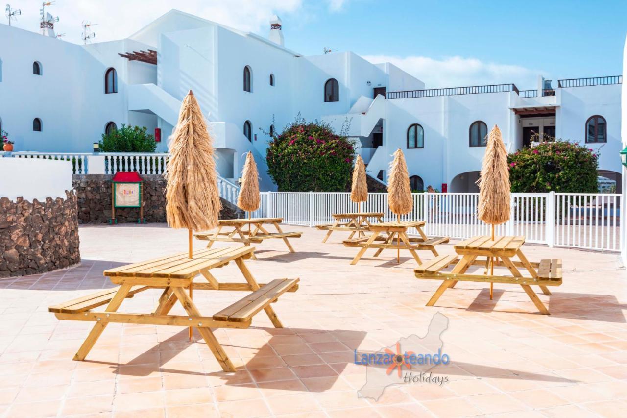 Vivienda Vacacional Rose Costa Teguise Bagian luar foto